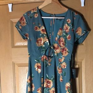 New! Lulus size small floral midi dress.